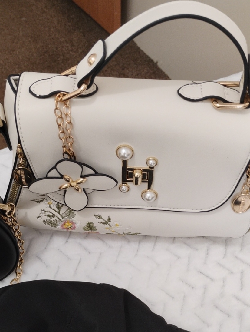 Purses & Hat Bundle - Picture 6 of 14
